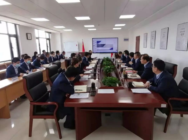 星空入口-星空入口(中国)
召开党委理论中心组集体学习会议(图2)